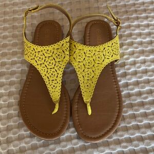 Dream Pairs Yellow Lace Sandals
